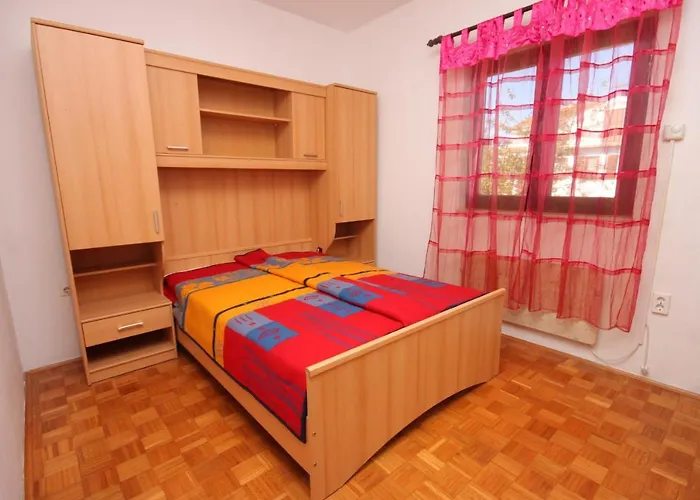 Apartman With Parking Space - 7208 *