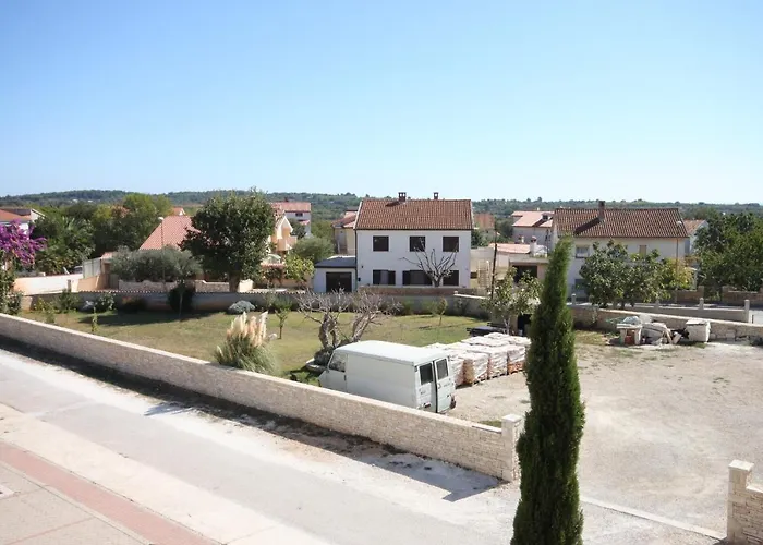 Apartman With Parking Space - 7208 *
