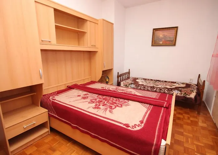 Apartman With Parking Space - 7208