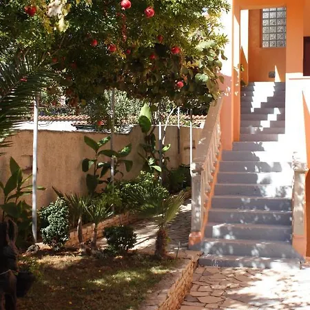 Apartment With Parking Space - 7208 *