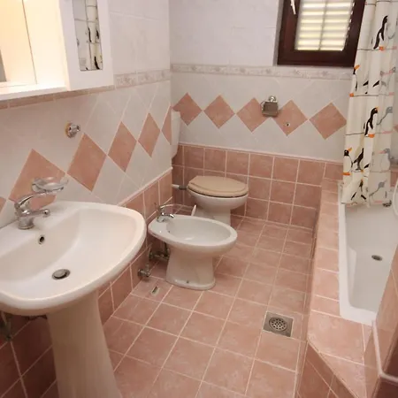 Appartamento With A Parking Space - 7208 Medolino